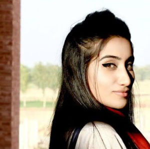 Meet your Posher, Amna